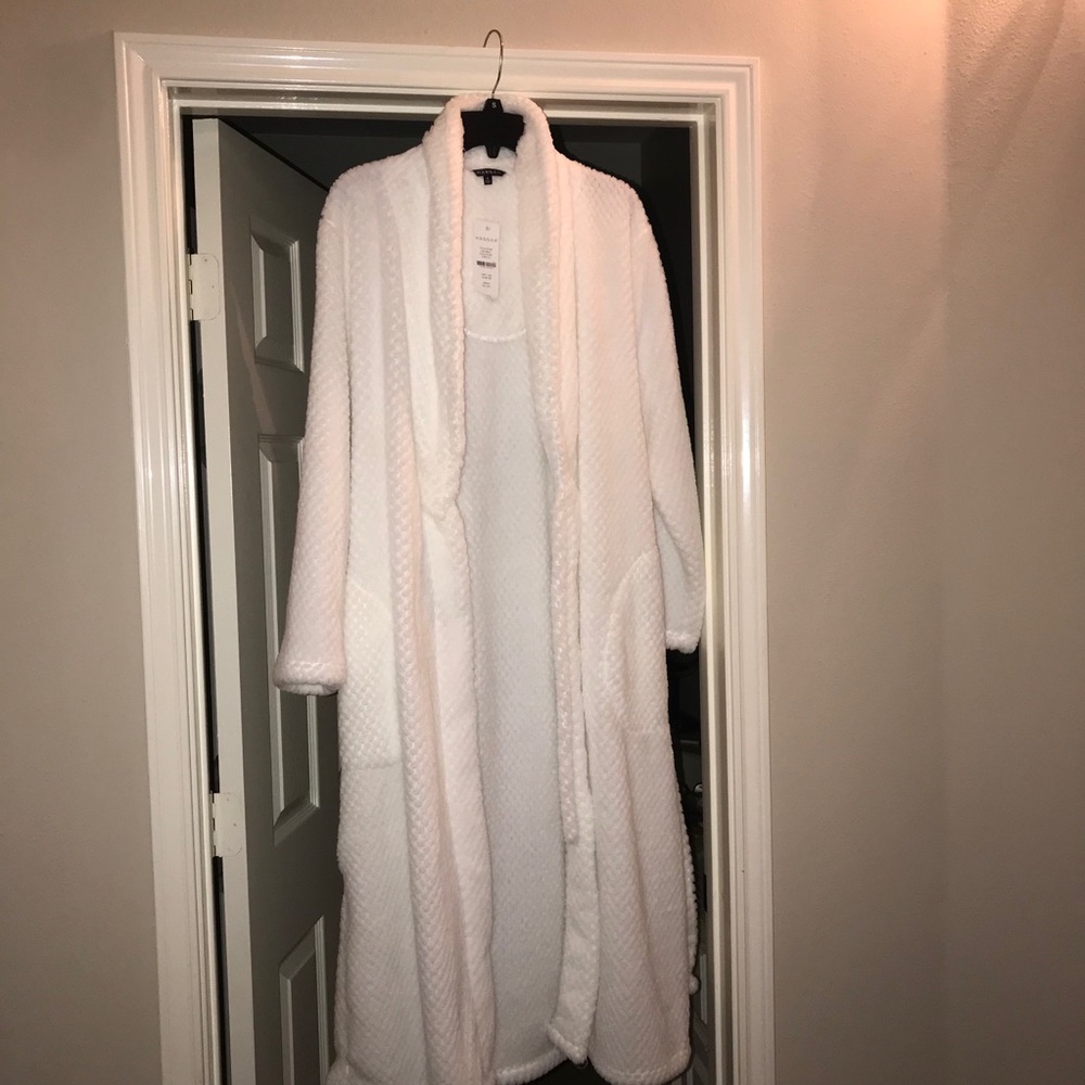 Luxurious bath robe new with tags